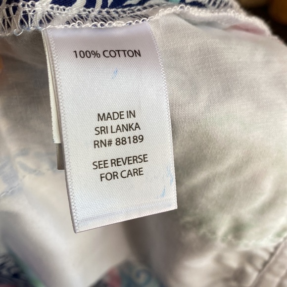 Lilly Pulitzer shorts size 4 - Picture 6 of 8